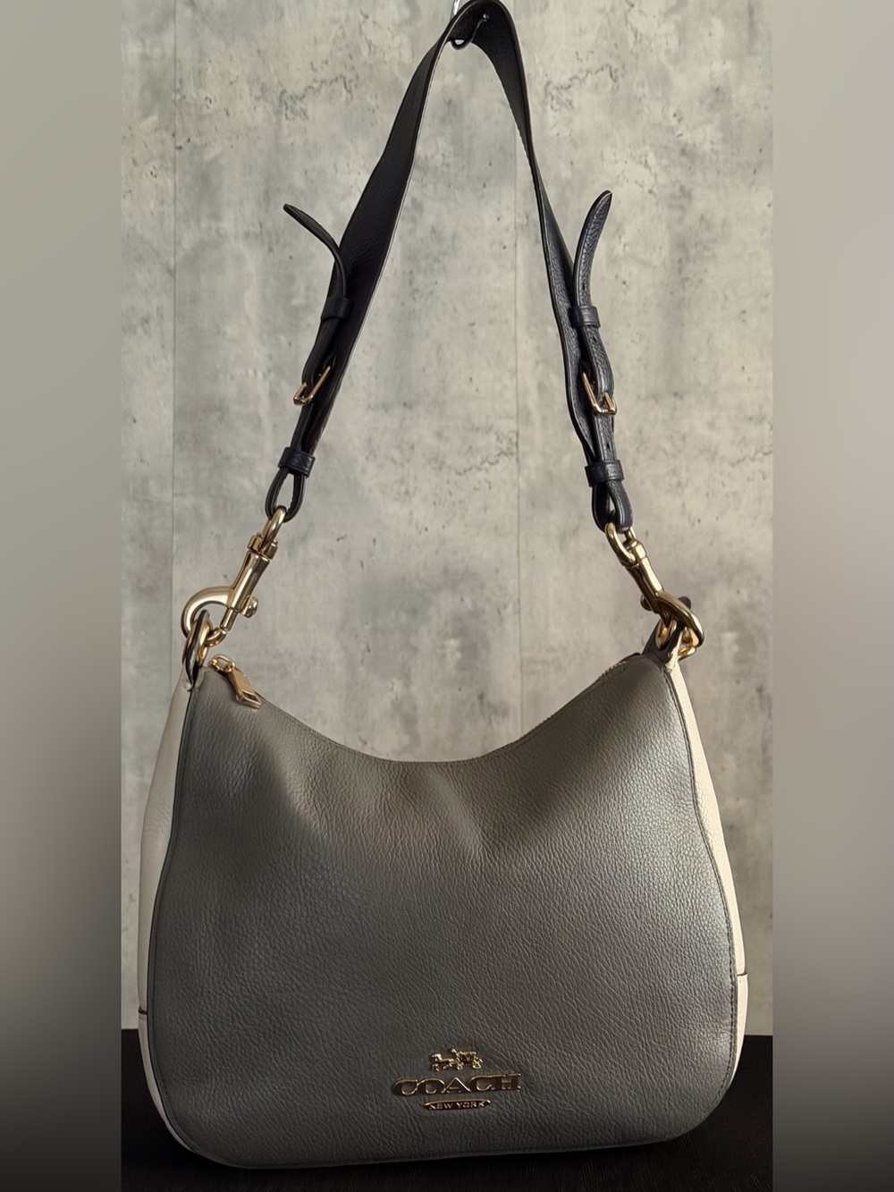 Coach Jes Colorblock Hobo Bag Gray White Pebbled Leather Shoulder Handbag F76697